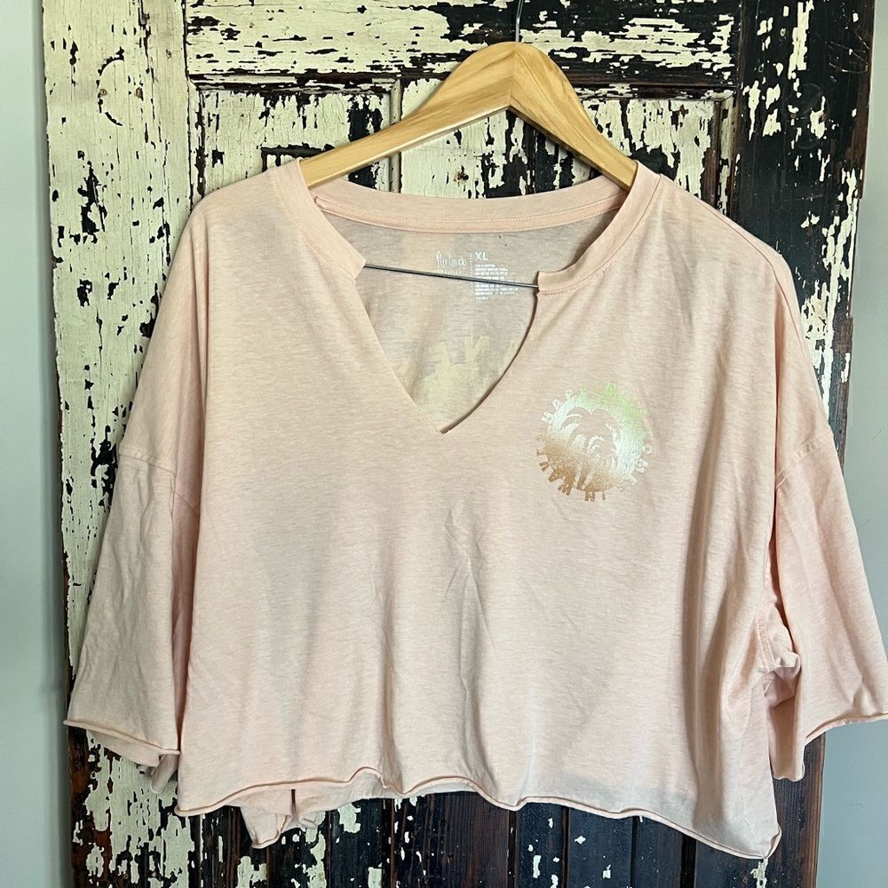 Women’s Flirtitude distressed Happiness Comes in Waves super soft crop top. XL